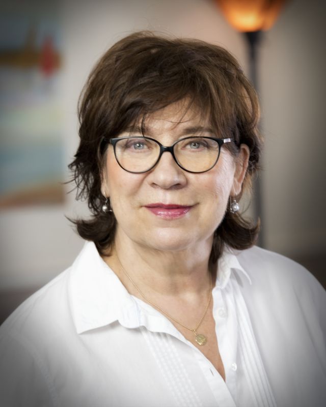 Elizabeth Pulawski, M.D.